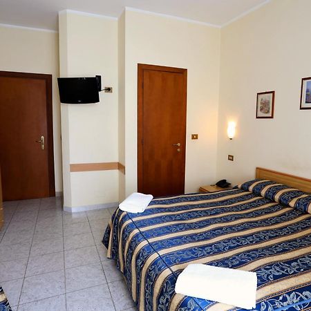 Hotel Loreto Milan Exterior photo