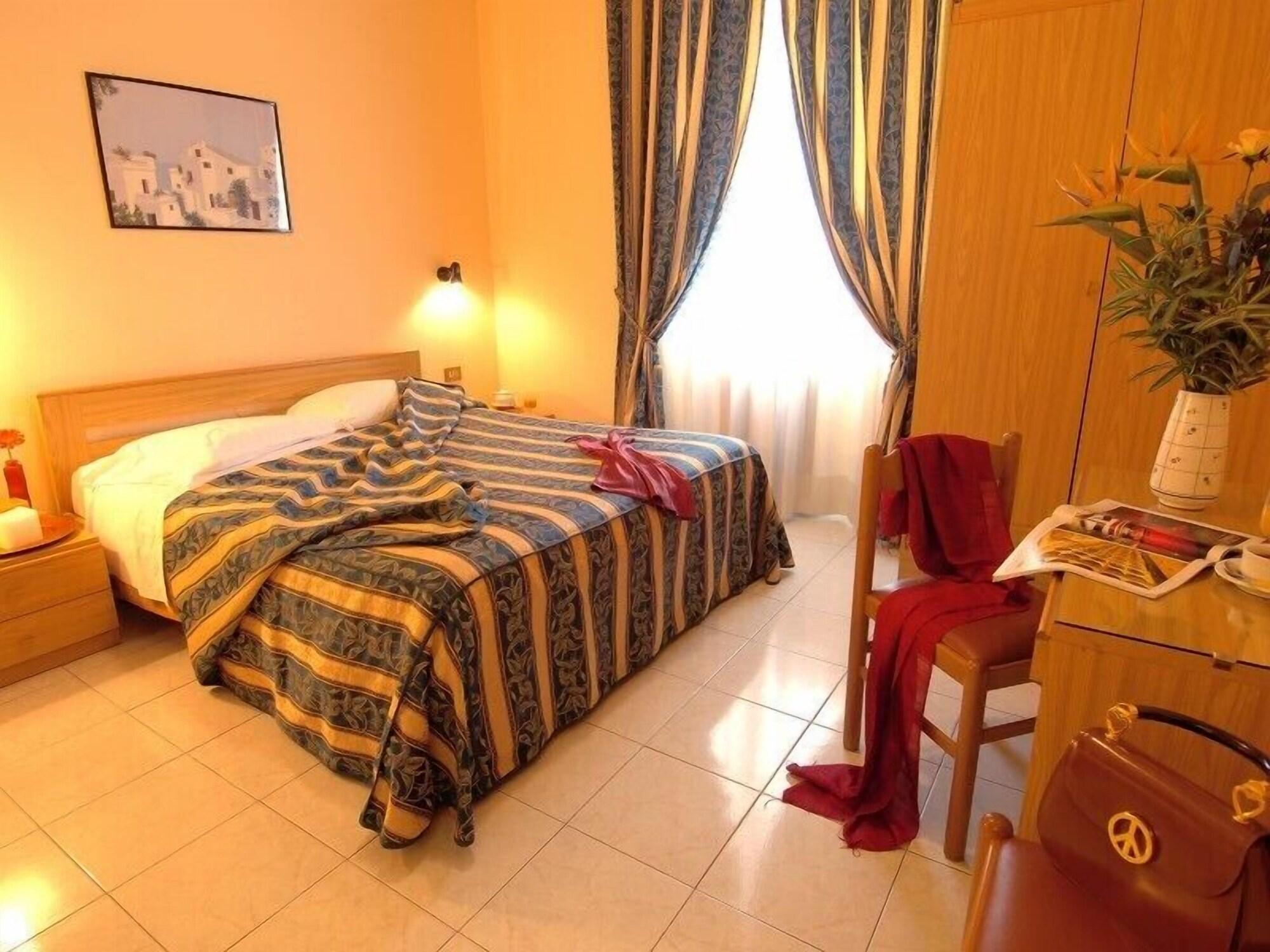 Hotel Loreto Milan Exterior photo