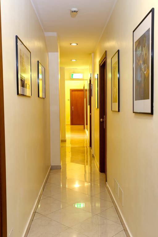 Hotel Loreto Milan Exterior photo